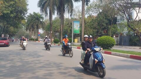 Hà Nội không mưa, trưa chiều trời nắng