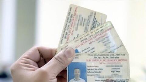 Giấy phép lái xe ôtô quá hạn chính thức bị phạt đến 12 triệu đồng