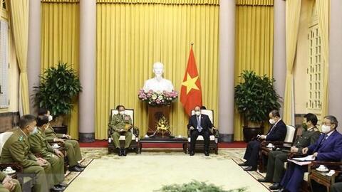 Chủ tịch nước Nguyễn Xuân Phúc tiếp Bộ trưởng Bộ Công an Lào