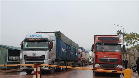 Lưu thông hàng qua biên giới Móng Cái: Đề xuất tăng thời gian thông quan