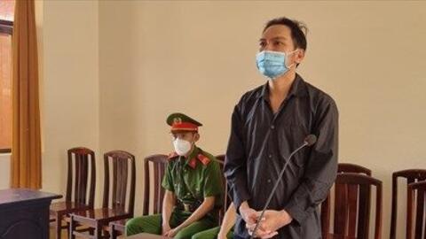 Lĩnh 8 năm tù vì mua tiền giả chuyển vào tài khoản để lấy tiền thật