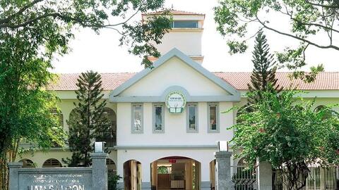 Nhà trường giải trình thông tin "hiệu trưởng là F0 vẫn đến trường làm việc"