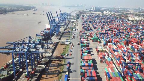 Bộ Tài chính đề nghị TP HCM “công bằng” mức thu phí hạ tầng cảng biển