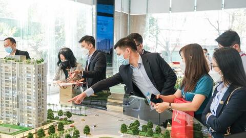 Siết hay không siết tín dụng bất động sản?