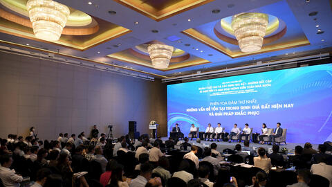 "Thu ngân sách nhà nước từ đất đai không ngừng tăng lên hàng năm"