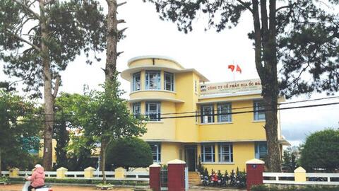 Một doanh nghiệp BĐS trên sàn dính nợ xấu 6 năm tại ngân hàng: Báo lỗ liên tục, gần 1/3 cổ phần bị tòa án phong tỏa