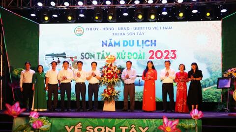 Diện mạo tươi sáng tại xã kiểu mẫu đầu tiên của Sơn Tây