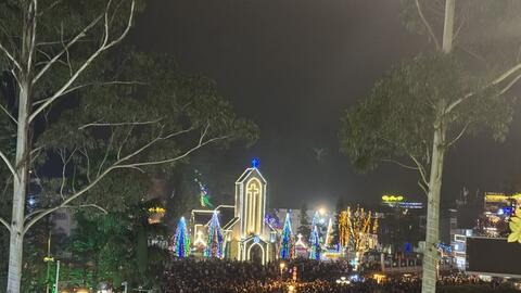 Ngắm màn pháo hoa rực rỡ trên bầu trời Sa Pa