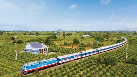 Đường sắt đóng mới toa xe tốc độ cao, số hóa quy trình vận tải