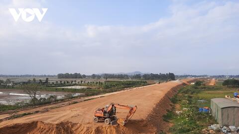 Vì sao tốc độ tăng trưởng kinh tế của Hà Tĩnh đứng đầu khu vực Bắc Trung Bộ?