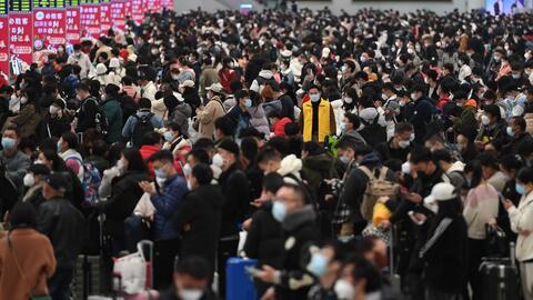 Trung Quốc bắt đầu kỳ Xuân vận, lượng tàu xe dịp Tết tăng kỷ lục