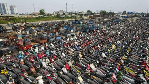 Xe vi phạm chồng chất trong kho bãi ở TPHCM sau Tết