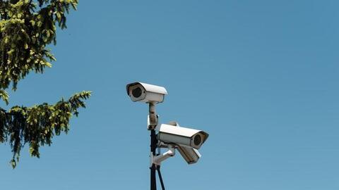 Cảnh báo khẩn cho những ai dùng camera không dây: "Tôi suýt bị một băng nhóm đột nhập vào nhà ăn cắp"