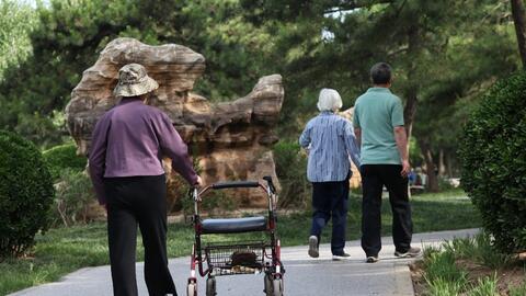 Trung Quốc phát triển dịch vụ chăm sóc người già tại nhà và khu dân cư