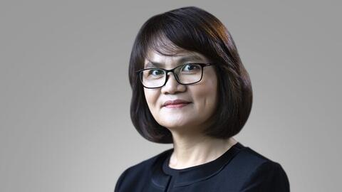 Nữ tướng U60 nổi danh trong ngành chứng khoán của VNDirect: Tâm huyết tu tập, ăn chay trường nhiều năm, sẵn sàng “xắn tay” đi làm những thứ không ra nhiều tiền nhưng có lợi cho người khác