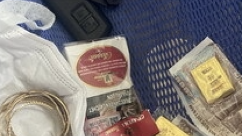 Bắt nhóm đối tượng dàn cảnh rơi vàng giả để cướp vàng thật