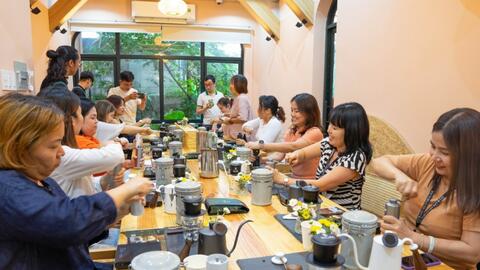 Trải nghiệm pha cà phê phin theo dấu ấn riêng tại Si Cafe