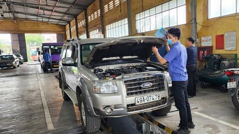 Cả tỉnh Lâm Đồng chỉ có 1 cán bộ ký giấy chứng nhận đăng kiểm xe