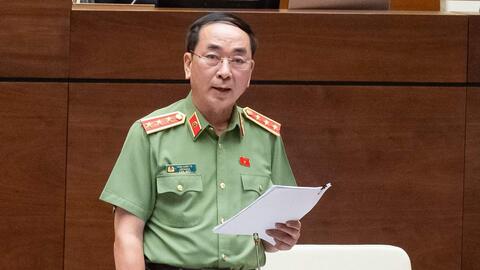 Thượng tướng Trần Quốc Tỏ phát biểu, giải trình trước Quốc hội