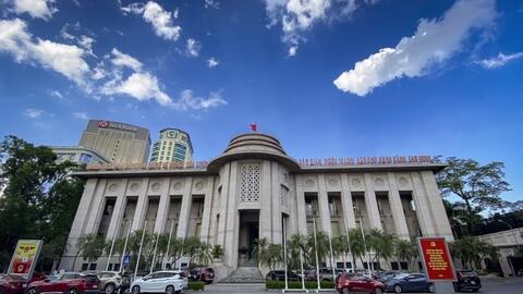 NHNN giảm giá bán vàng ngày 5/6, khẳng định sẽ tiếp tục thu hẹp chênh lệch với giá thế giới