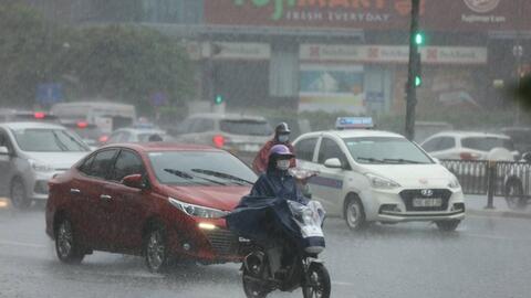 Miền Bắc đón thêm nhiều đợt mưa rất lớn, cảnh báo sét diện rộng