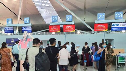 Giá vé máy bay hạ nhiệt giữa cao điểm hè