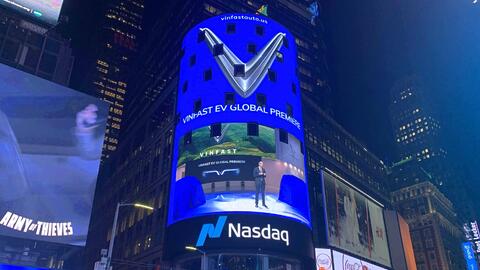 Cổ phiếu Vincom Retail "có biến" sau khi rơi về vùng đáy 4 năm, lượng giao dịch tăng vọt