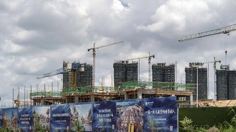 Nhà đầu tư "tháo chạy" khỏi cổ phiếu HBC và HNG: Bị hủy niêm yết, "chất sàn" hơn 20 triệu đơn vị