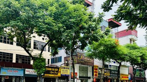 Hà Nội ngày nắng gián đoạn, có mưa rào và dông vài nơi