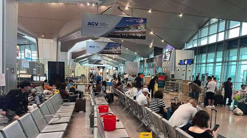 Lãnh đạo Sân bay Vinh nói gì về việc dùng xô hứng nước dột ở nhà ga T1?