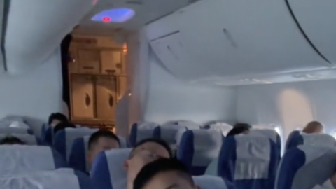 Hằng Du Mục cãi nhau 90 phút trong chuyến bay đi cùng Quang Linh Vlogs, lý do gì?