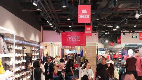 Chuỗi TTTM Vincom “bùng nổ” với gần 2 triệu lượt khách đổ về trong 3 ngày Black Friday