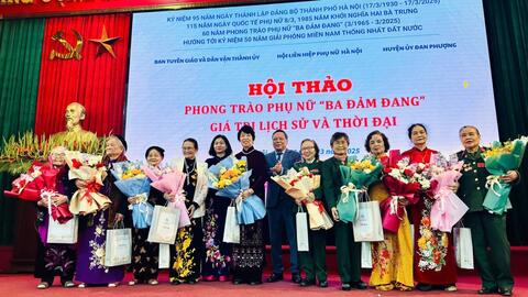 Mãi khắc ghi hình ảnh sáng ngời của những phụ nữ “Ba đảm đang”