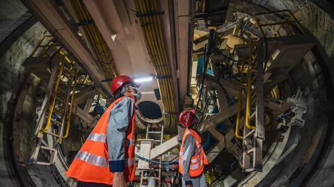 Có hậu thuẫn "nặng 900 tấn" của Trung Quốc, hàng xóm của Việt Nam sắp sở hữu hầm đường sắt dài nhất ĐNÁ