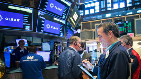 Dow Jones lại quay đầu giảm mạnh 900 điểm sau đợt hồi phục ngắn ngủi