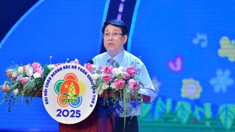 Các cháu là niềm tự hào, hy vọng, là tương lai tươi sáng