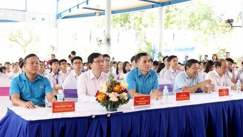 Biểu dương 100 gia đình công nhân, viên chức Thủ đô tiêu biểu