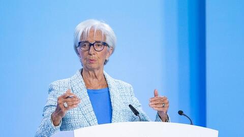 ECB giữ nguyên lãi suất, cảnh báo bất ổn từ thương mại toàn cầu