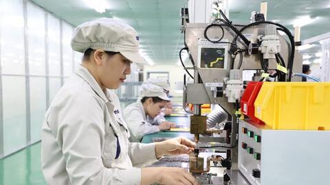 Tổng vốn đầu tư của Việt Nam ra nước ngoài 10 tháng đạt 1,1 tỷ USD