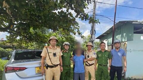 CSGT chặn bắt tên trộm tẩu thoát bằng taxi về hướng Gia Lai