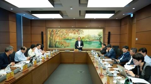 Đại biểu Quốc hội đề nghị đưa sách giáo khoa điện tử vào giảng dạy