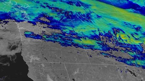 Dòng khí siêu ẩm tiếp sức cho 2 cơn bão với mưa lớn, không khí lạnh