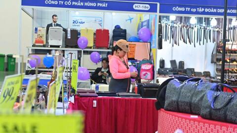 Ưu đãi sâu, hàng dệt may, da giày ghi nhận doanh thu khả quan tại Hội chợ Mùa Xuân