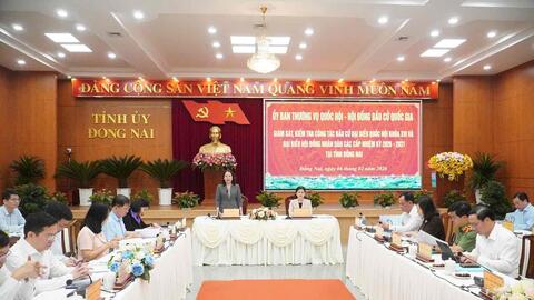 Phó Chủ tịch nước Võ Thị Ánh Xuân kiểm tra công tác bầu cử tại Đồng Nai