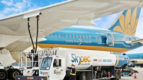 Giá nhiên liệu tăng cao: Kiến nghị giải pháp cấp bách hỗ trợ hoạt động hàng không