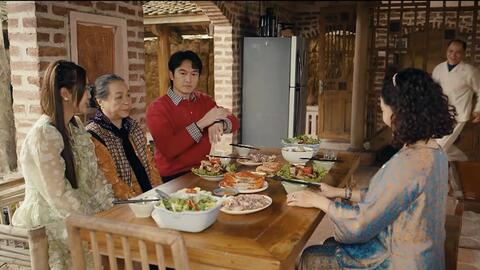 Ngược đường ngược nắng tập 13: Bà Chính khó chịu khi Hồng đến nhà chơi