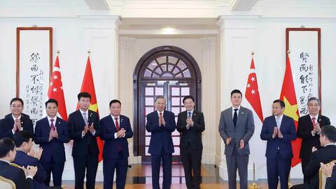 Tổng Bí thư, Chủ tịch nước Tô Lâm chứng kiến trao văn kiện hợp tác giữa Việt Nam và Singapore