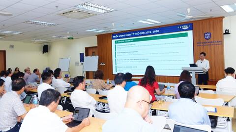 Phó Thống đốc Phạm Thanh Hà chia sẻ chuyên đề về chính sách tiền tệ tại Lớp bồi dưỡng Lãnh đạo Ngân hàng Nhà nước chi nhánh Khu vực