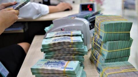8 doanh nghiệp trả cổ tức, cao nhất 2.300 đồng/CP