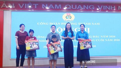 Công đoàn tiếp sức con công nhân học tập